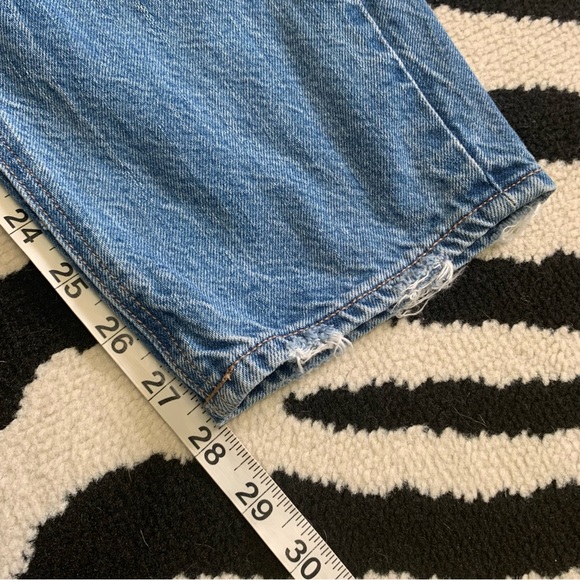 American Eagle Stretch Mom Jeans High Rise Distressed Light Wash Size 4 - Picture 8 of 10